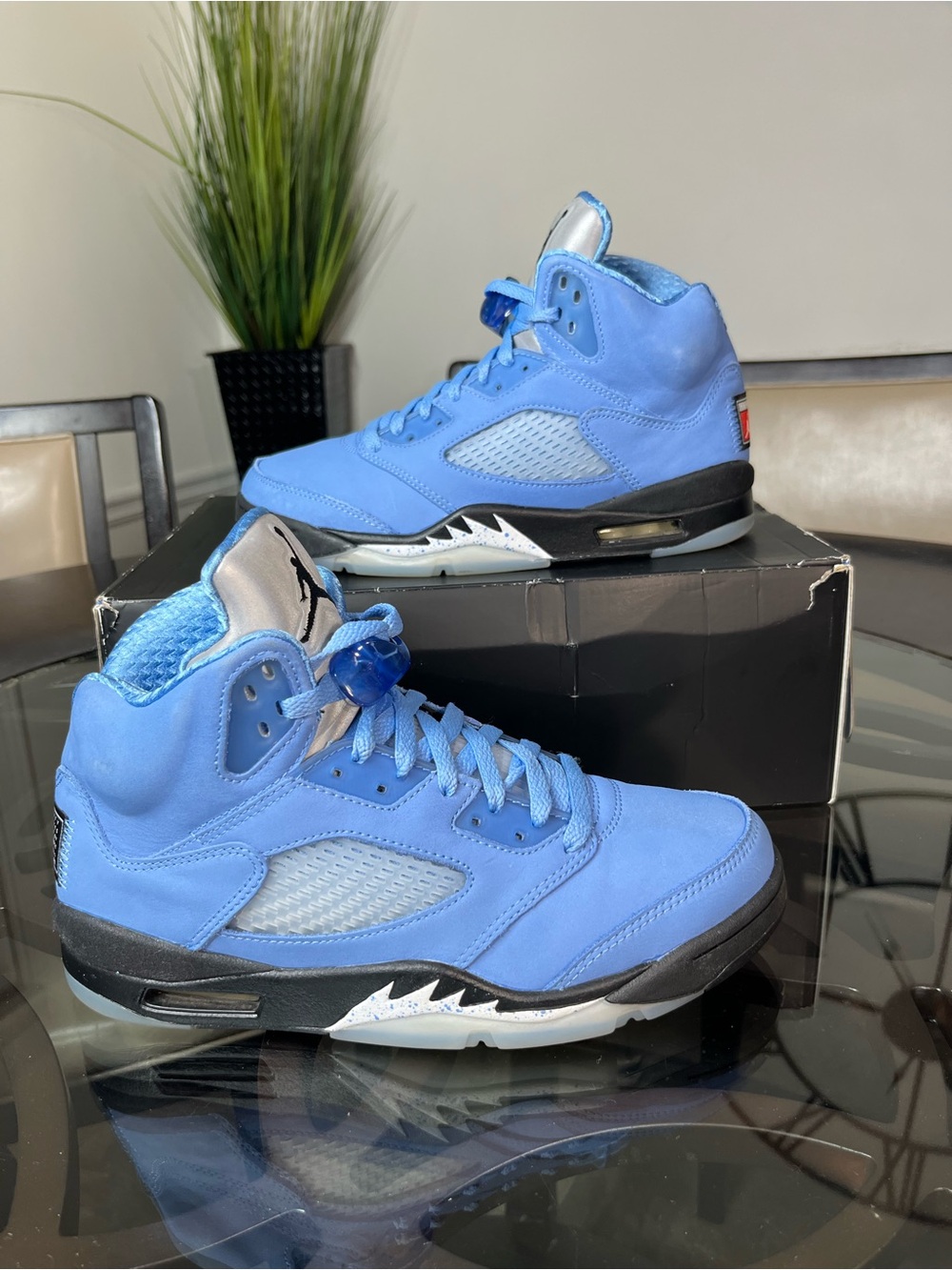 Nike Air Jordan 5 Retro SE
UNC University Blue Size 8.5